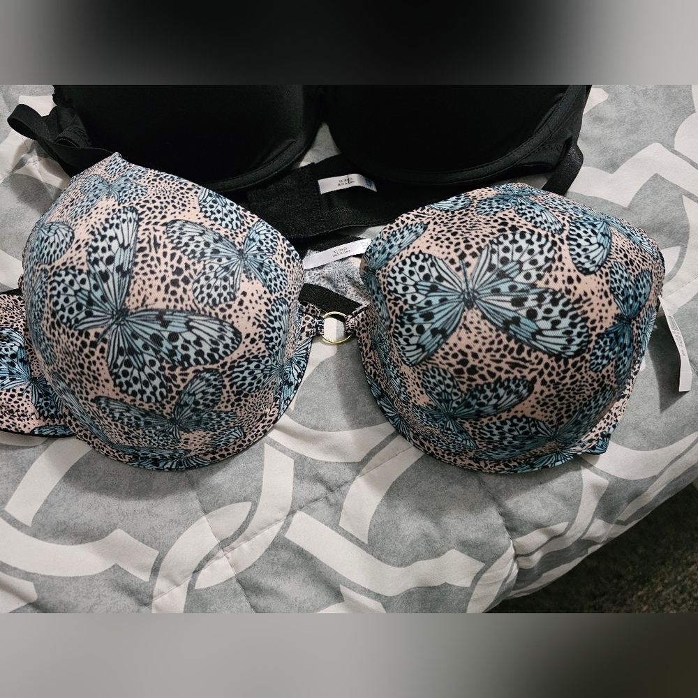 Bras set of 3 Rue21 size 42D Brand new - Picture 2 of 7